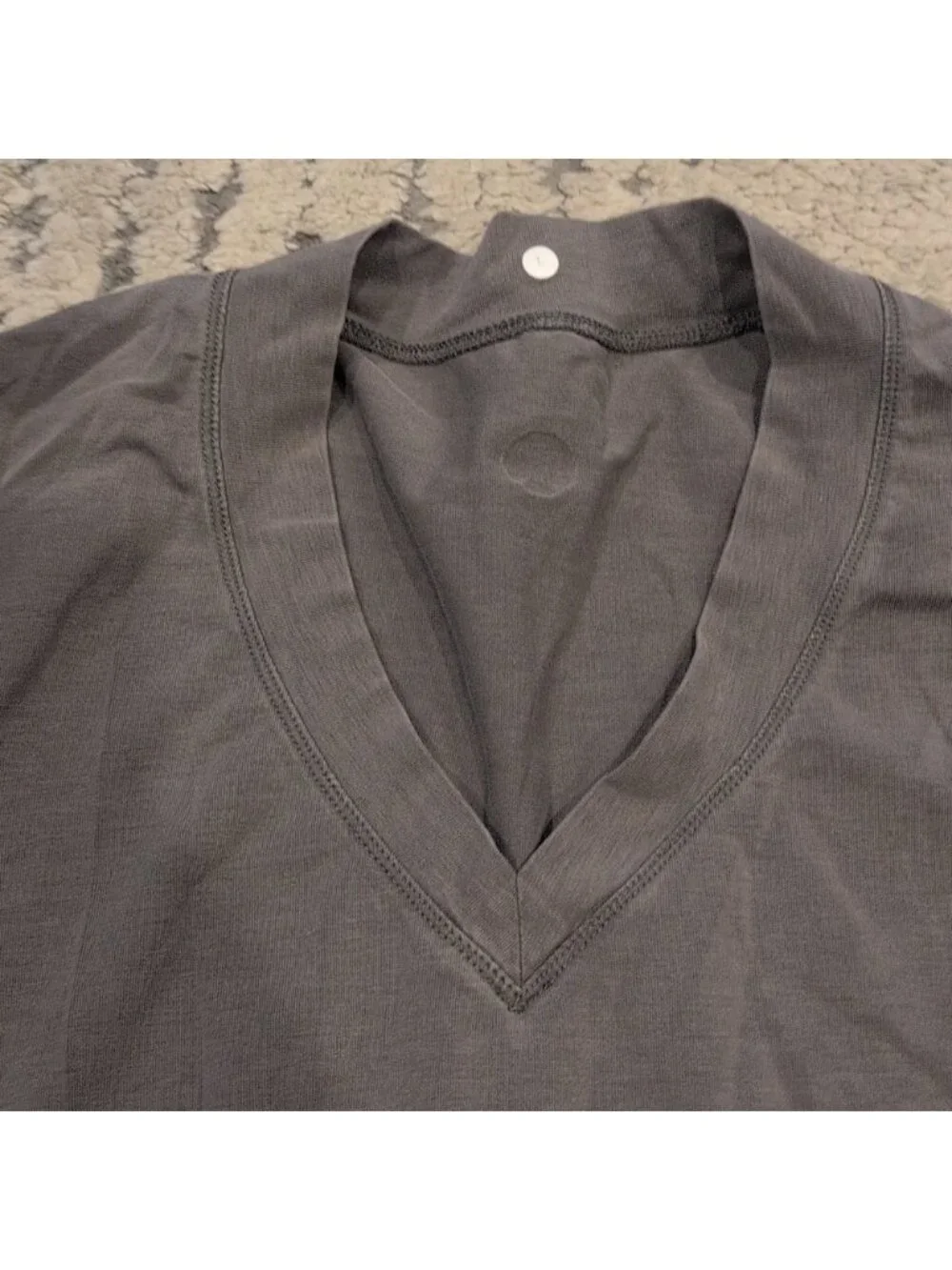 Lululemon Men's Long Sleeve V neck